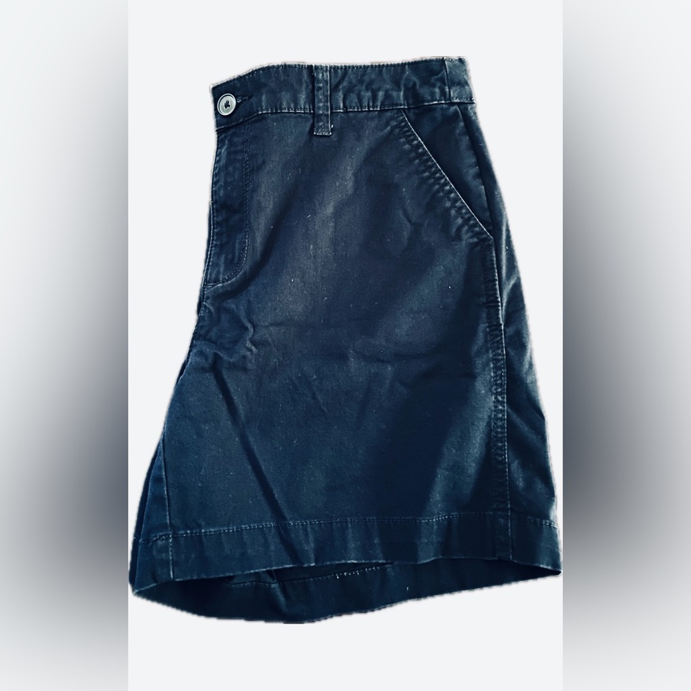 Woman’s dark navy blue shorts soft comfortable size 6 98% cotton 2% spandex